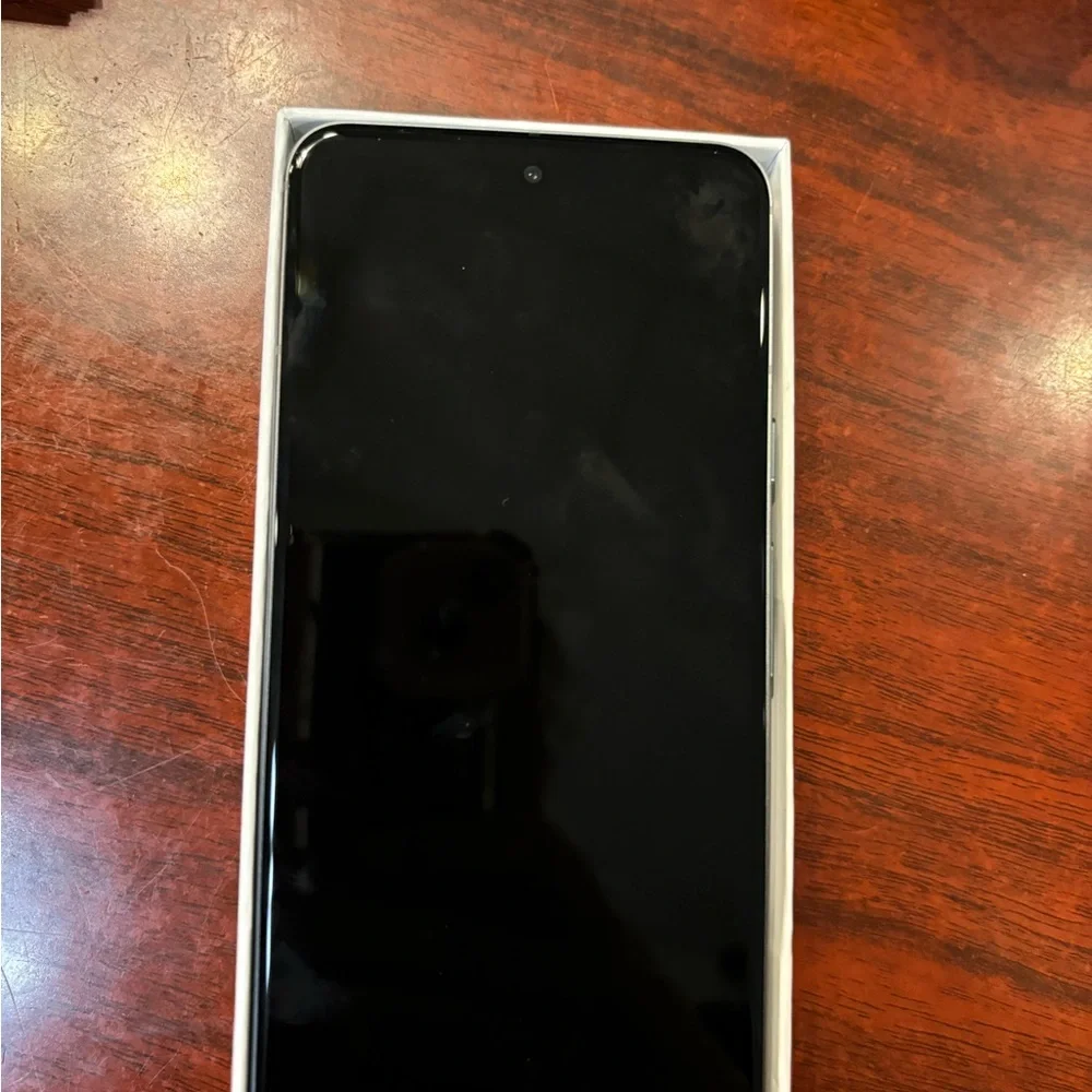 Brand new had 2 only need 1 google pixel 8